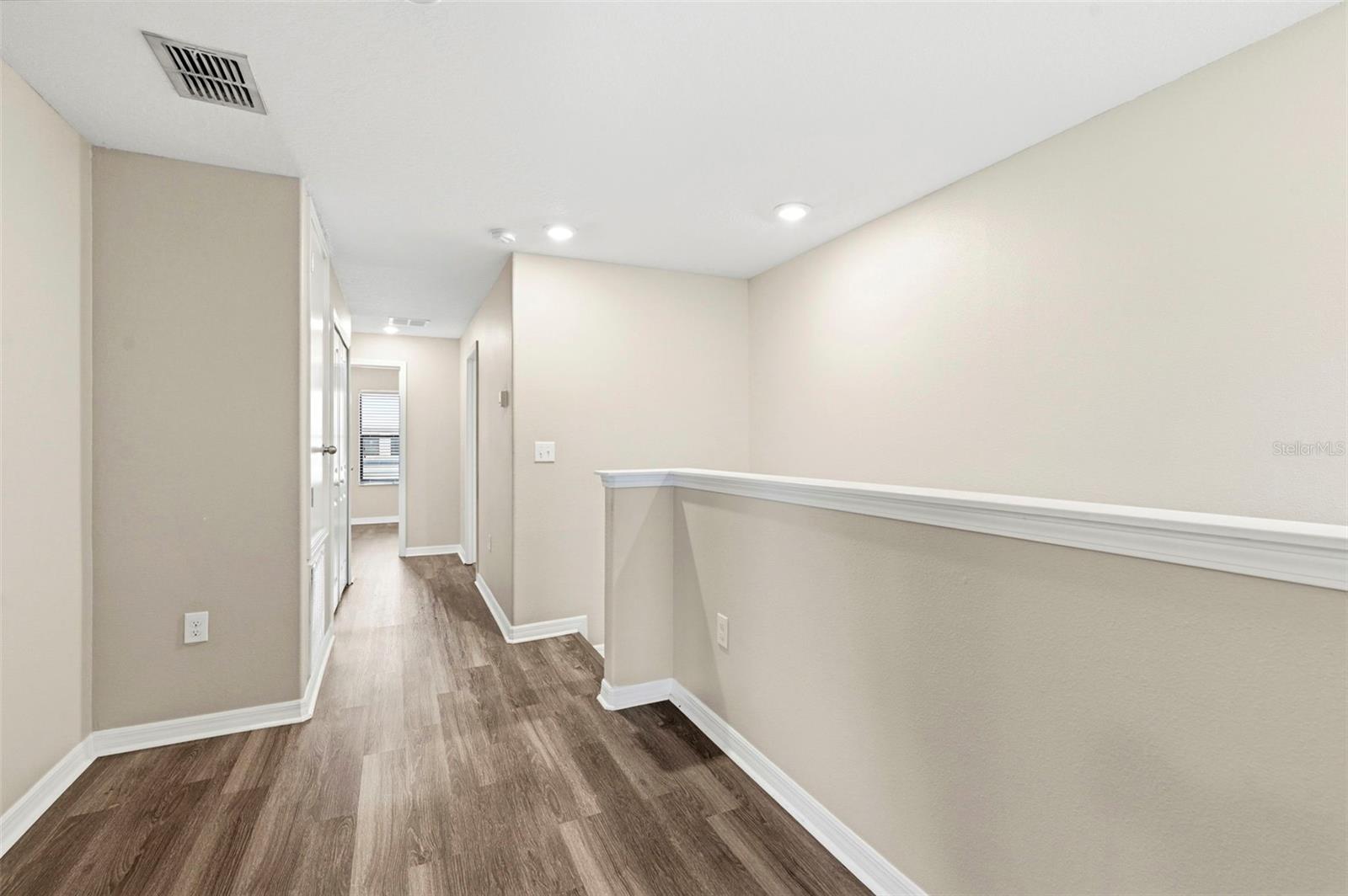 Image 28 of 65 For 16948 Storyline Dr