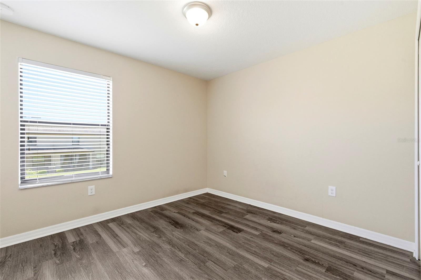 Image 32 of 65 For 16948 Storyline Dr