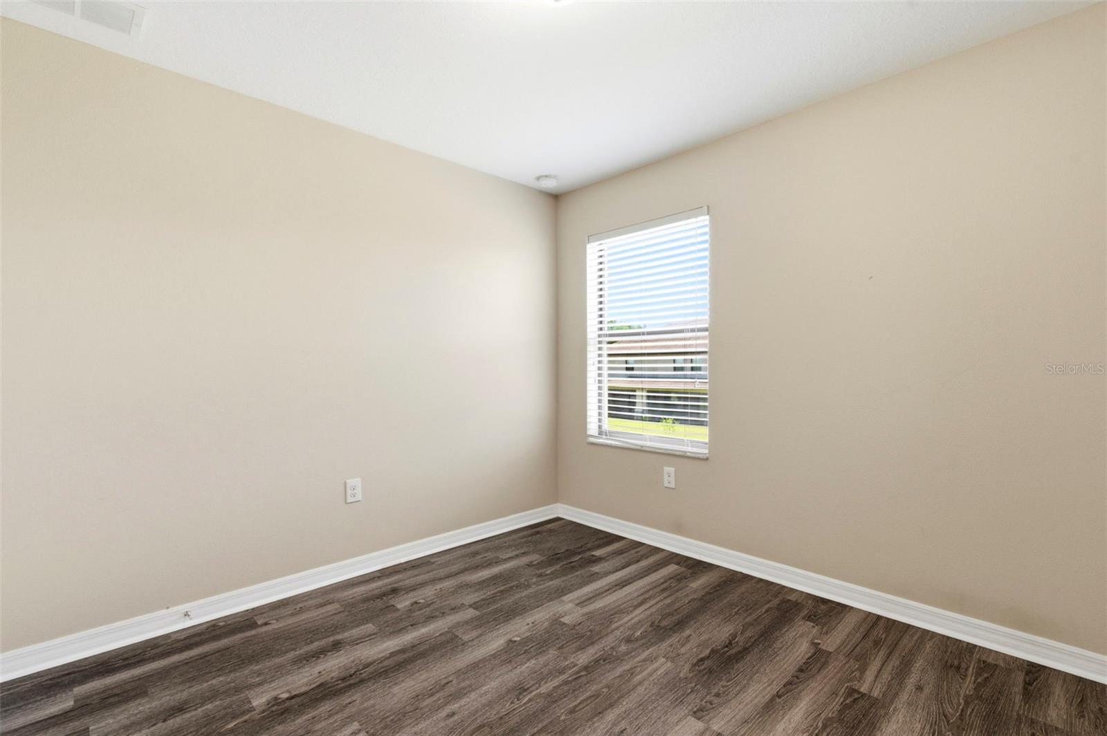 Image 34 of 65 For 16948 Storyline Dr