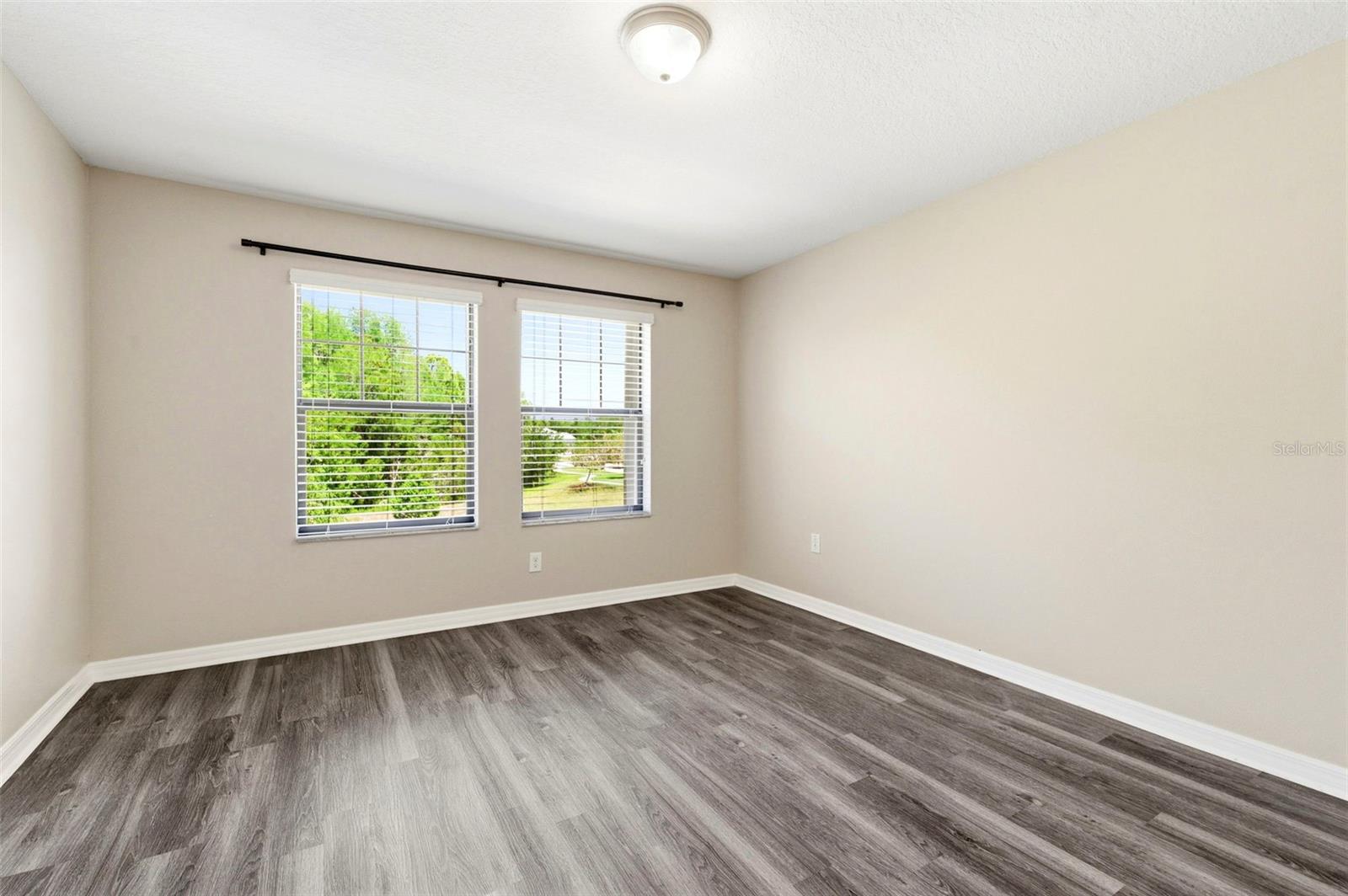 Image 38 of 65 For 16948 Storyline Dr