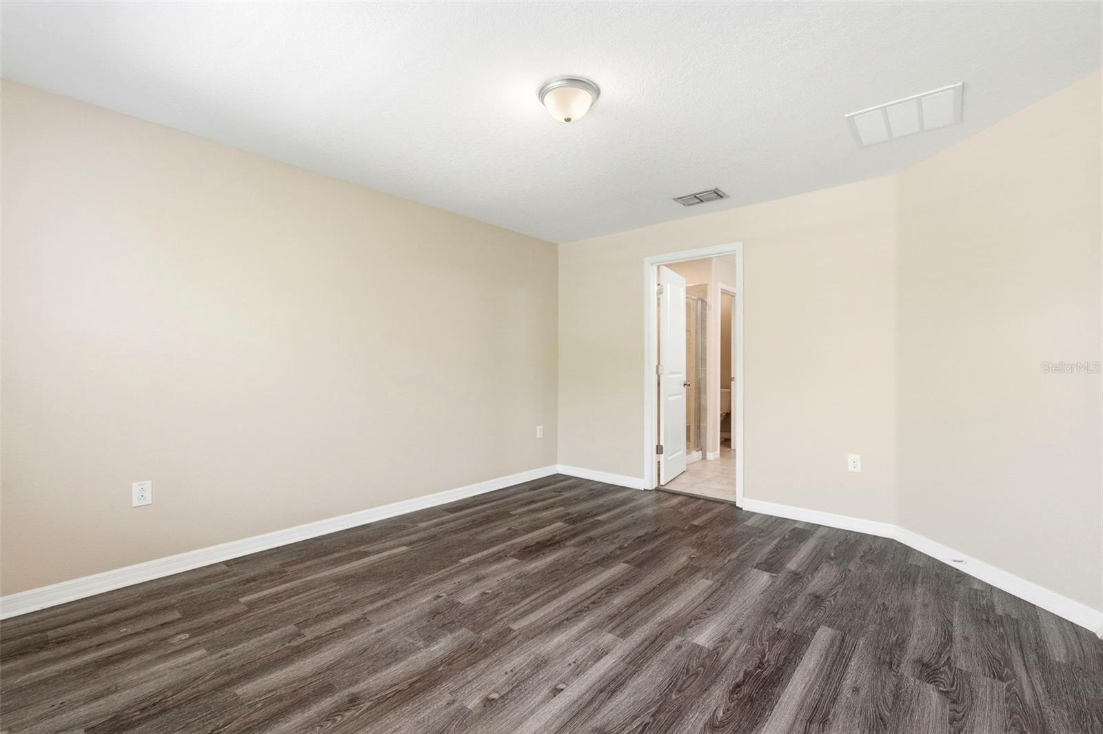 Image 39 of 65 For 16948 Storyline Dr