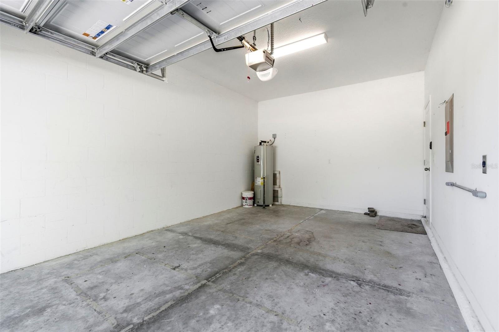 Image 46 of 65 For 16948 Storyline Dr