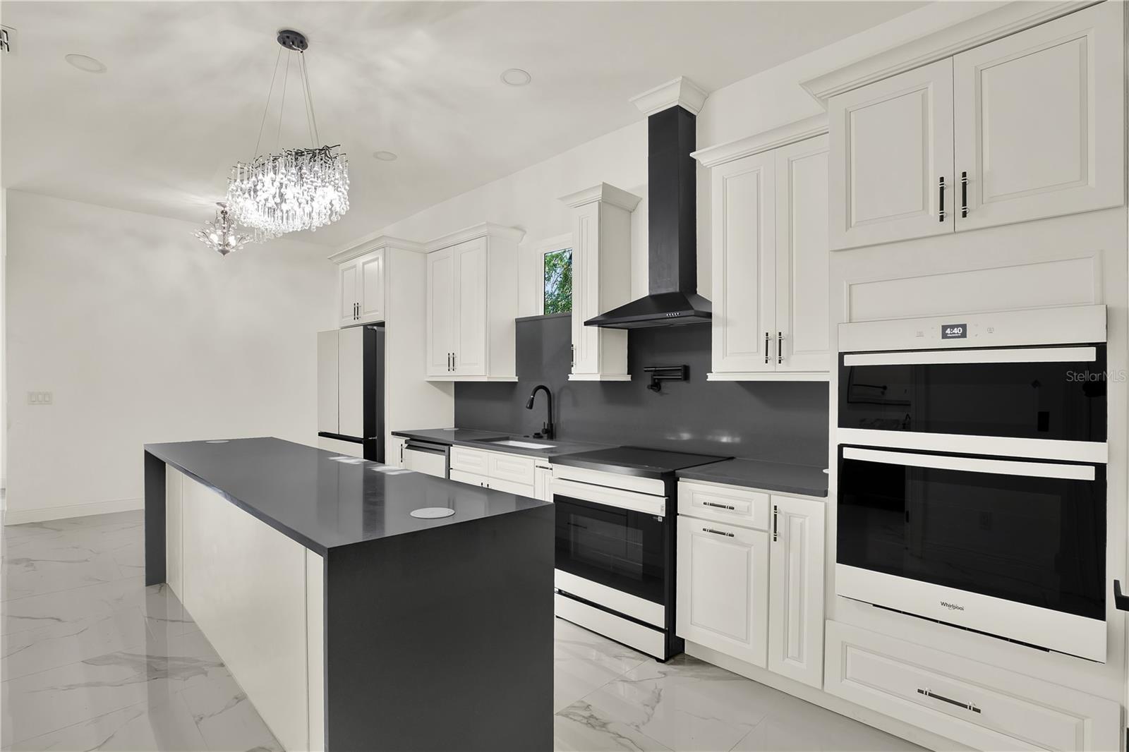 Image 6 of 23 For 2816 Corrine Street 1