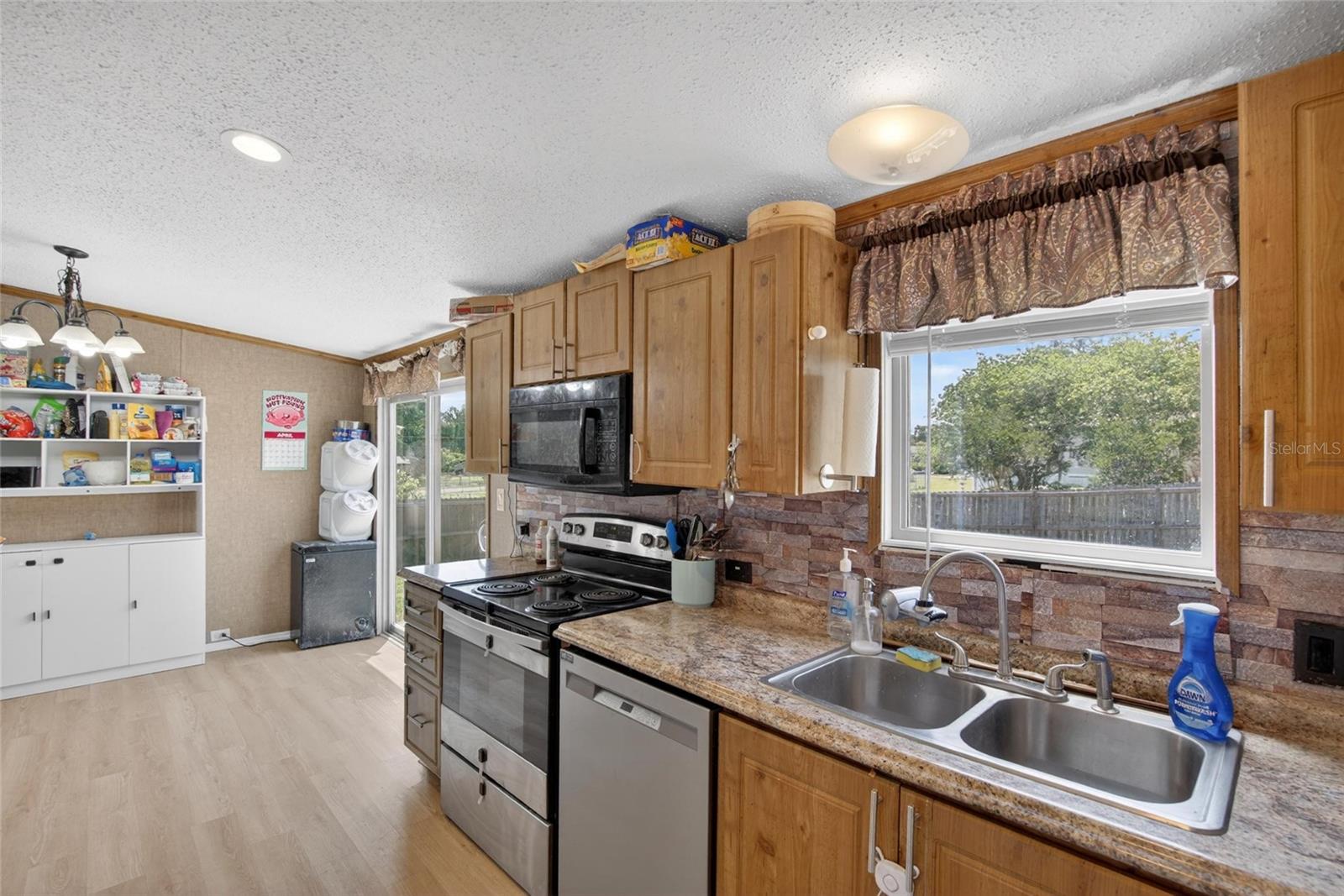 Image 13 of 49 For 3991 Shady Court