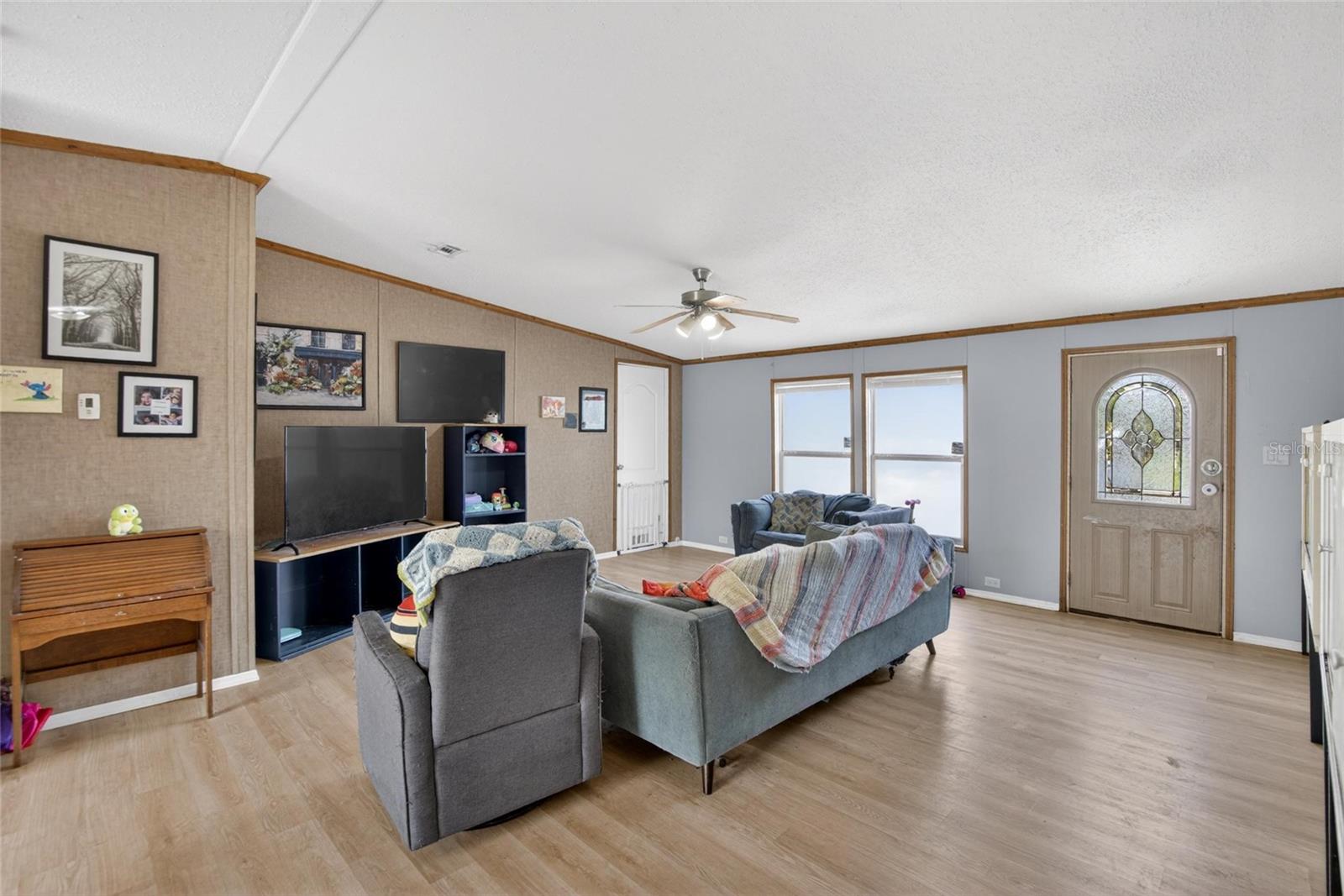 Image 5 of 49 For 3991 Shady Court