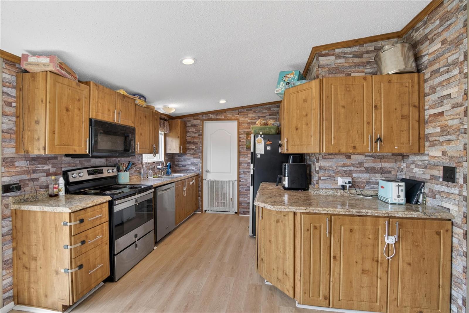 Image 9 of 49 For 3991 Shady Court