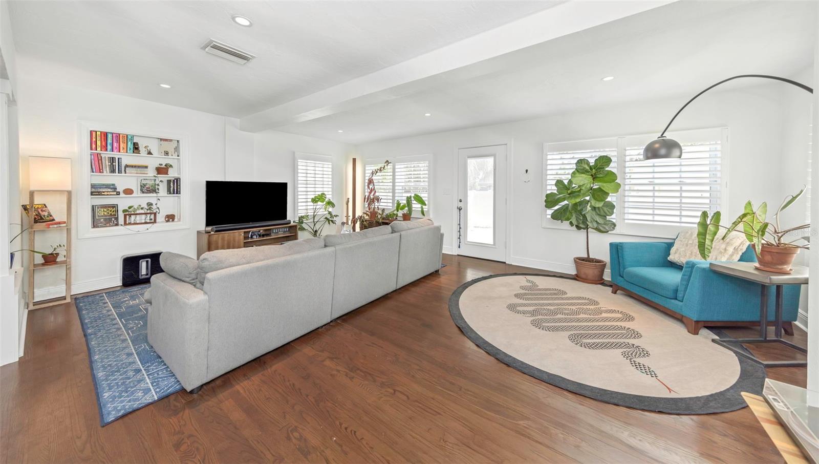 Image 11 of 62 For 4300 3rd Avenue S