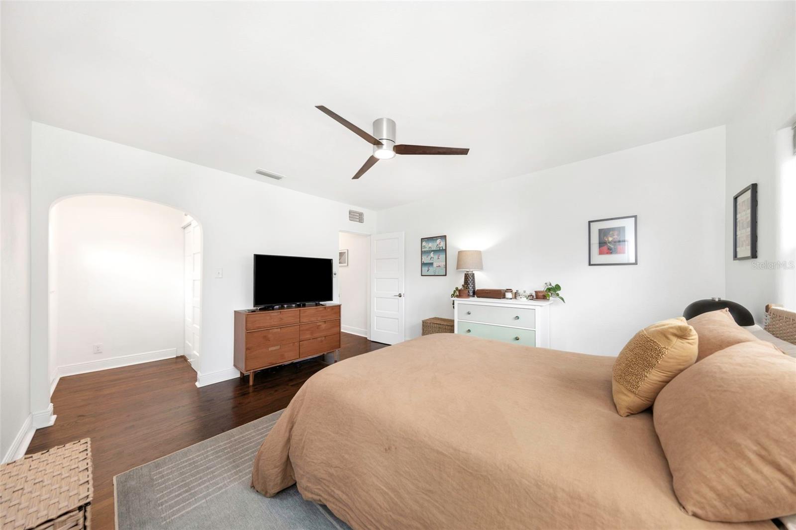 Image 24 of 62 For 4300 3rd Avenue S