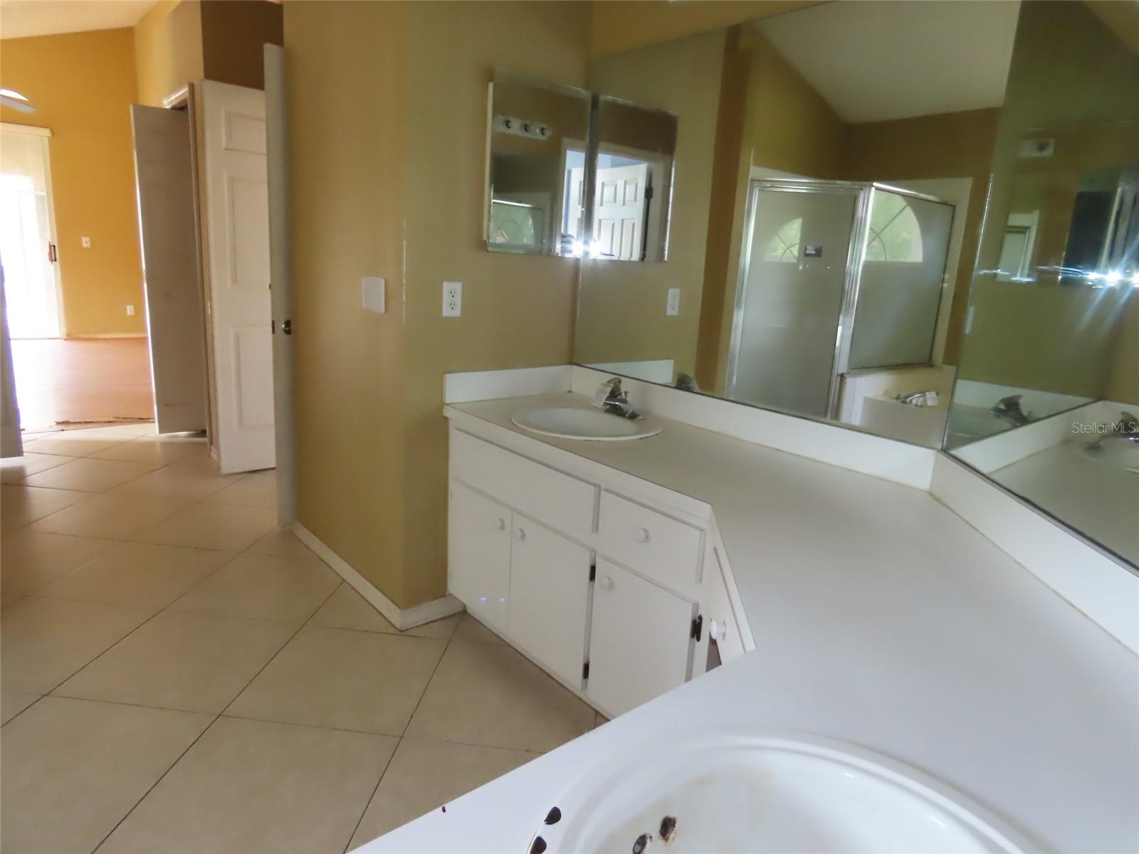 Image 4 of 24 For 8902 Breland Drive