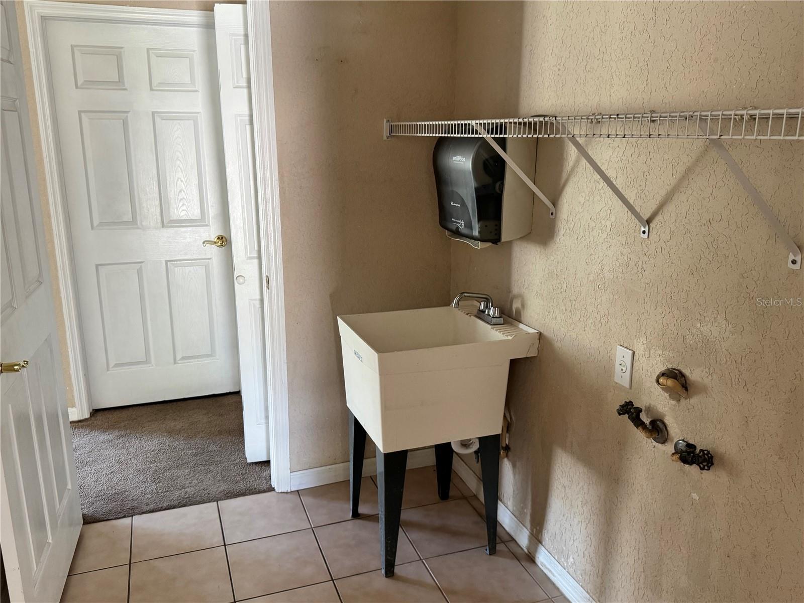 Image 16 of 18 For 9023 Pinebreeze Drive