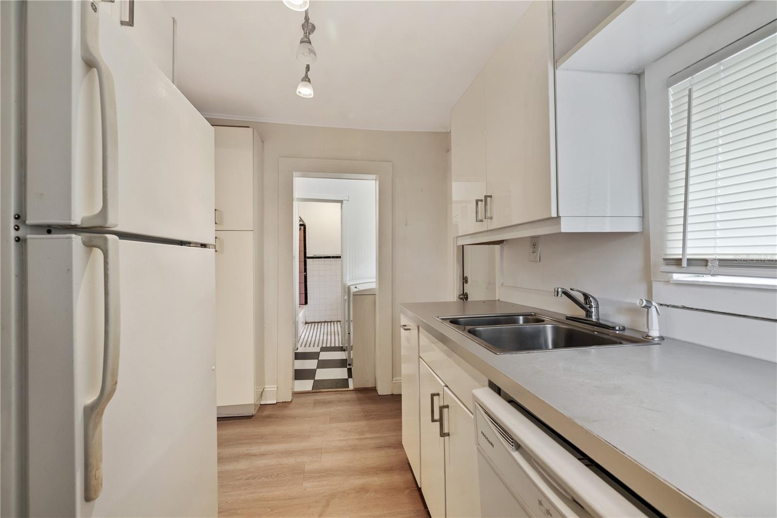 Image 10 of 20 For 6703 Elizabeth Street 1