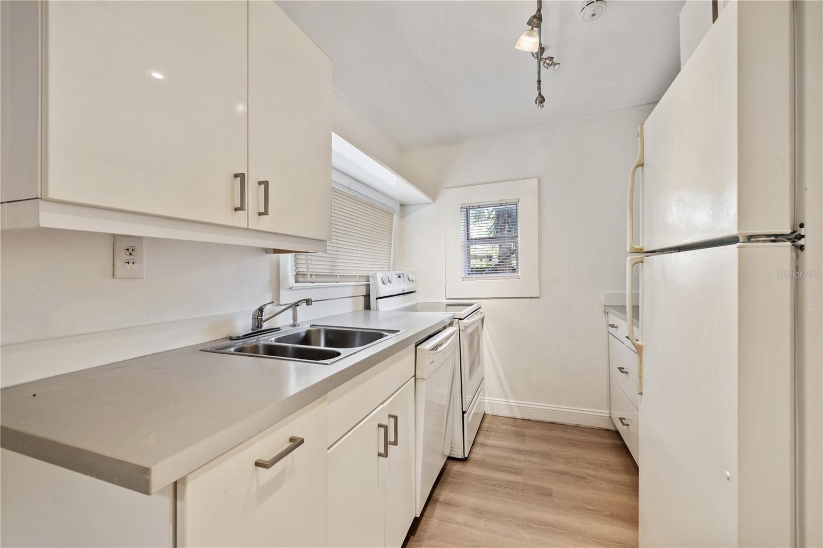 Image 11 of 20 For 6703 Elizabeth Street 1