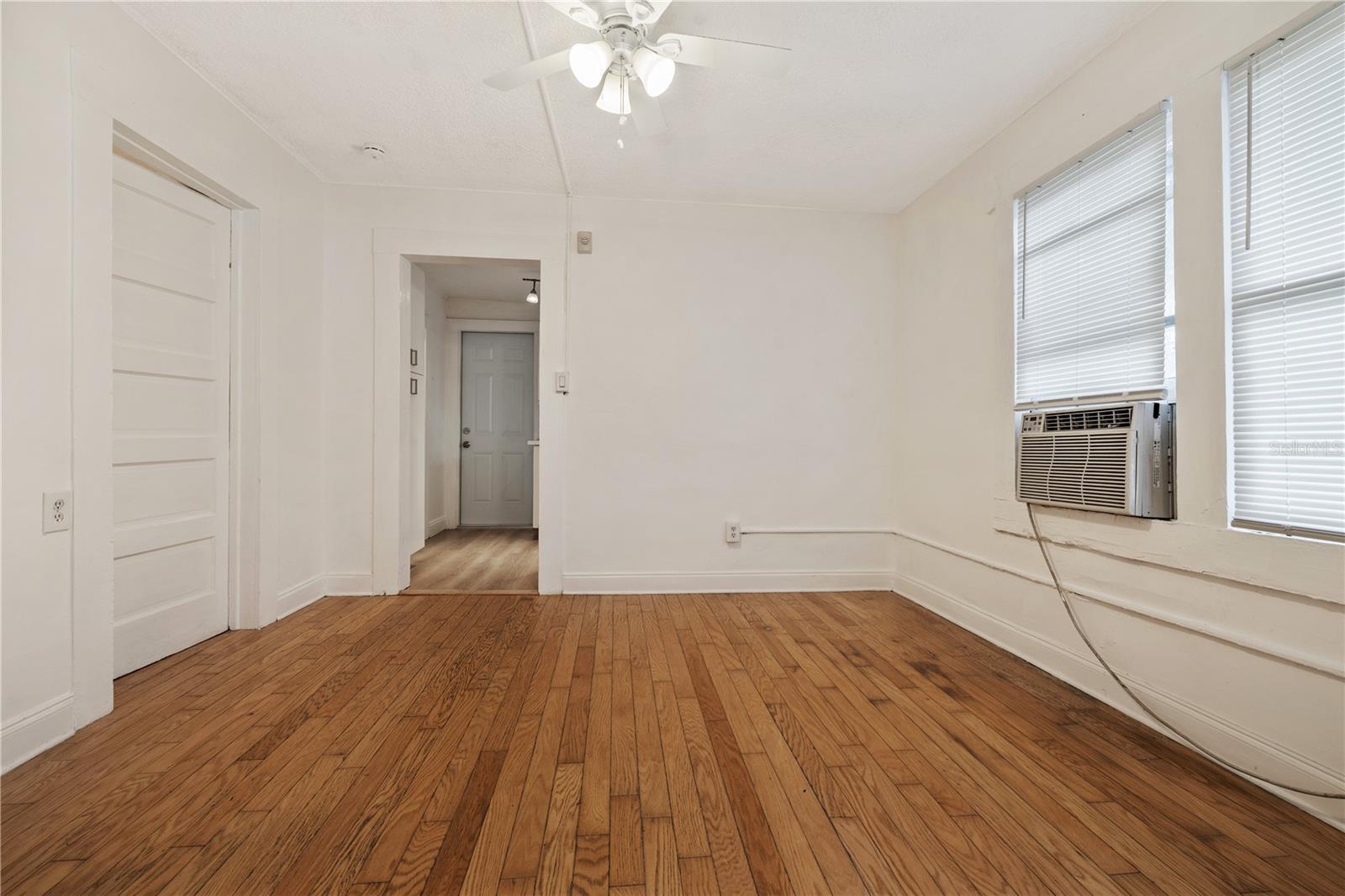 Image 15 of 20 For 6703 Elizabeth Street 1