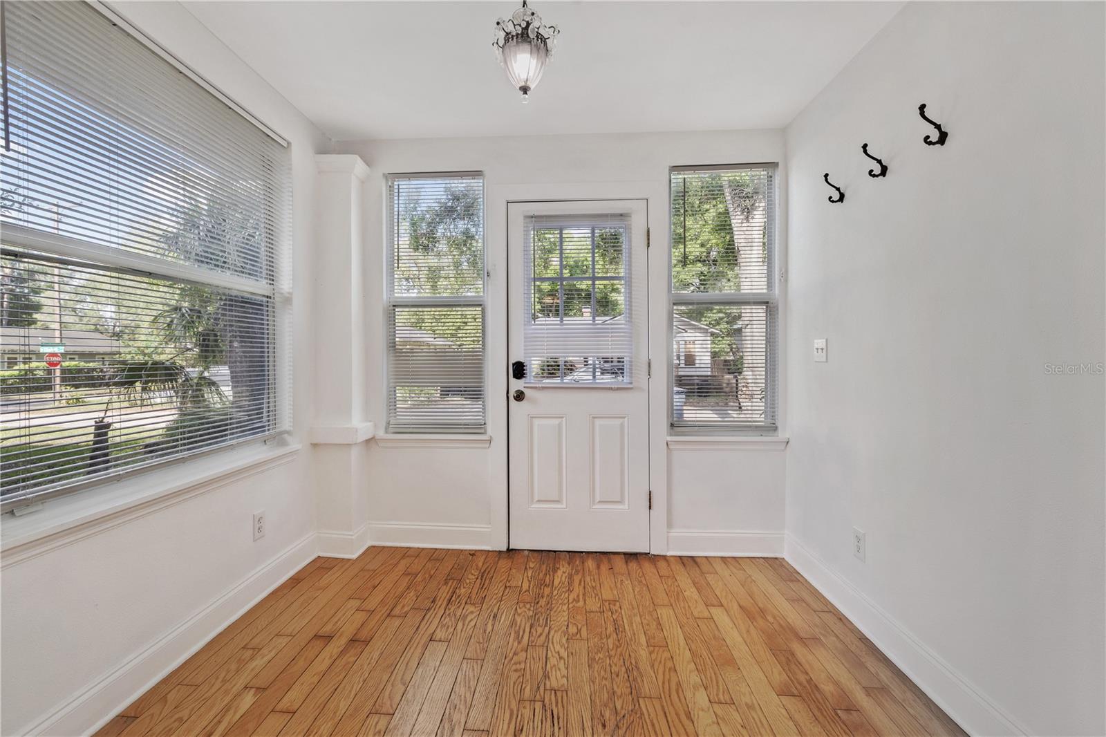 Image 3 of 20 For 6703 Elizabeth Street 1