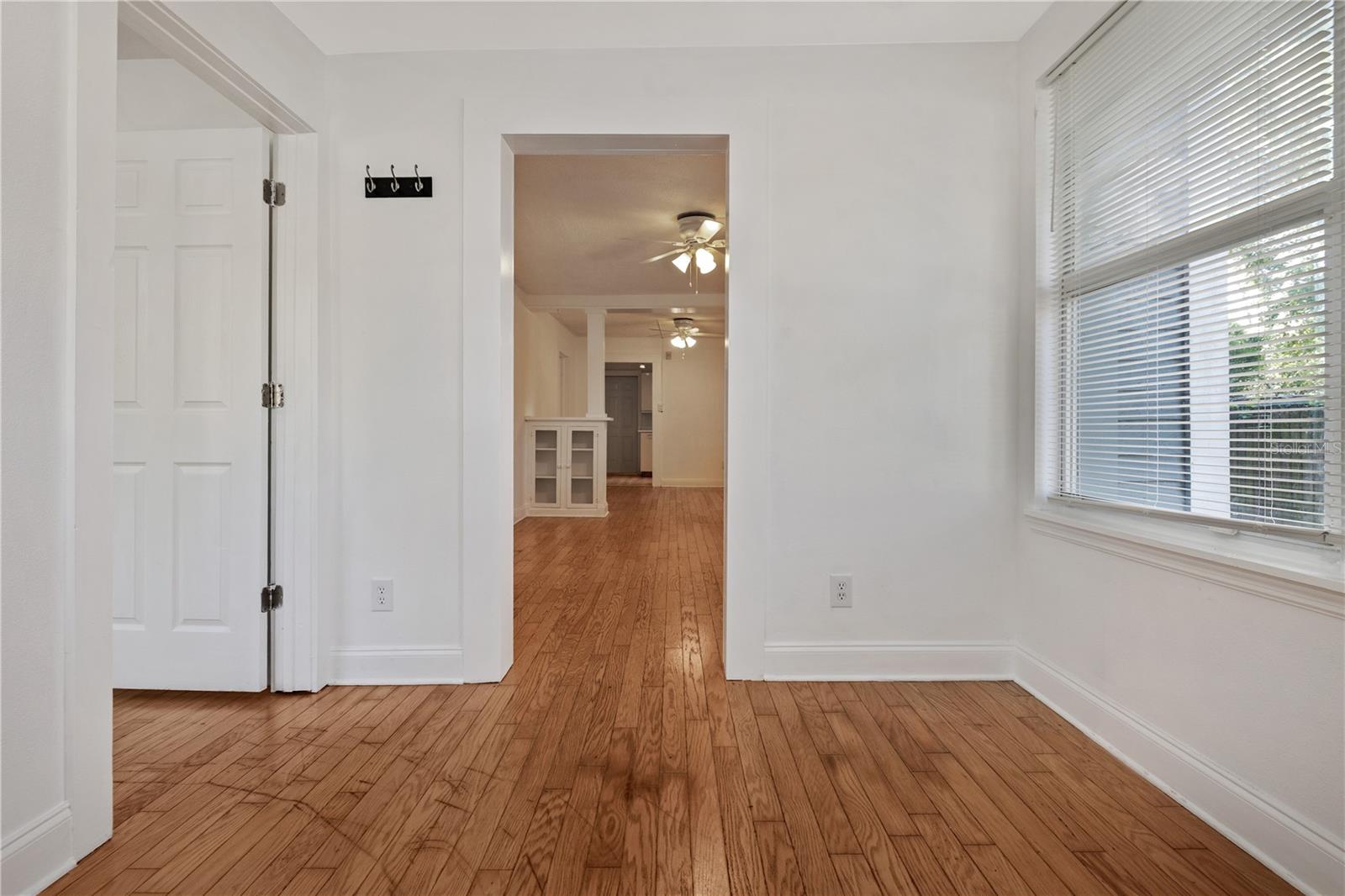 Image 4 of 20 For 6703 Elizabeth Street 1