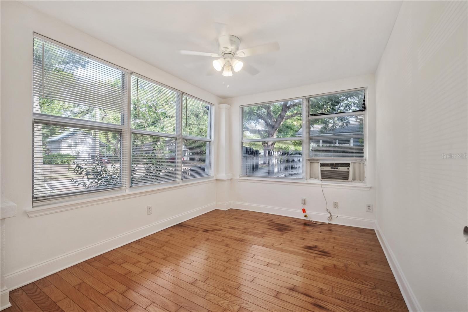 Image 5 of 20 For 6703 Elizabeth Street 1