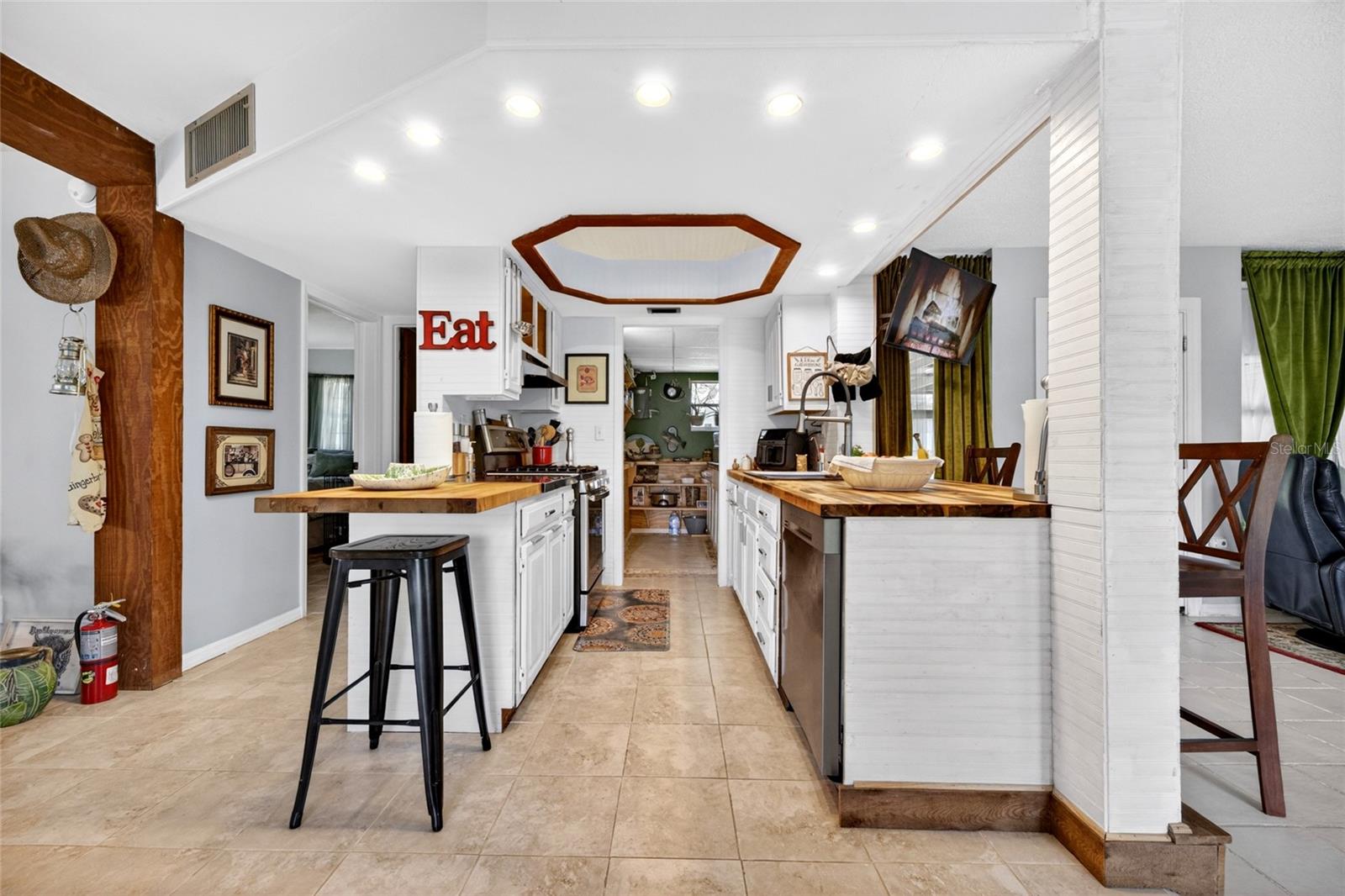 Image 4 of 47 For 7280 Cr 663  