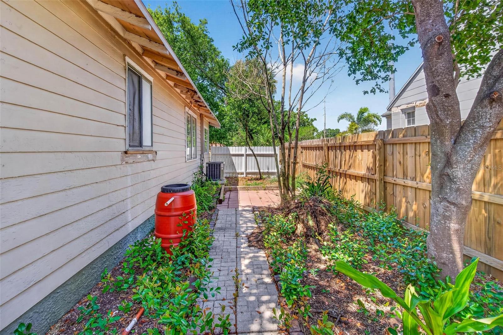 Image 19 of 32 For 5218 1st Avenue S