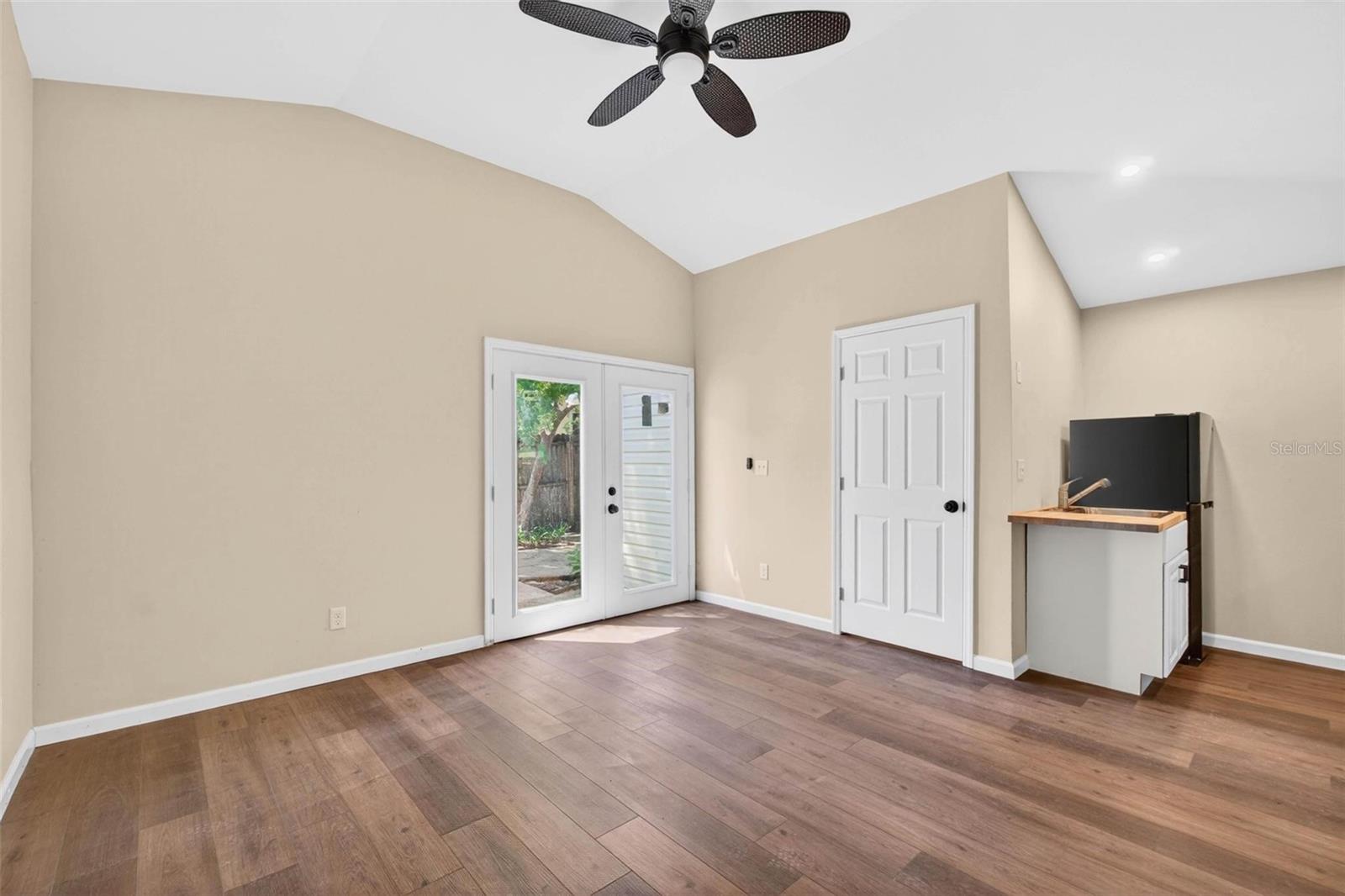 Image 22 of 32 For 5218 1st Avenue S