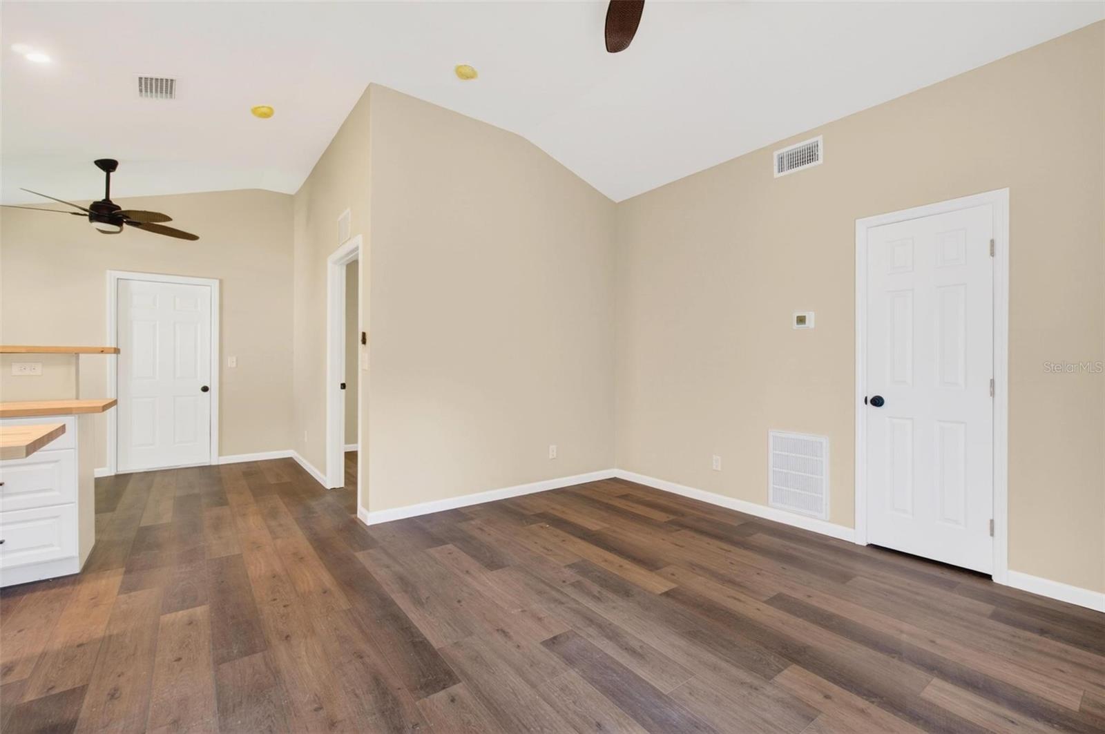 Image 26 of 32 For 5218 1st Avenue S