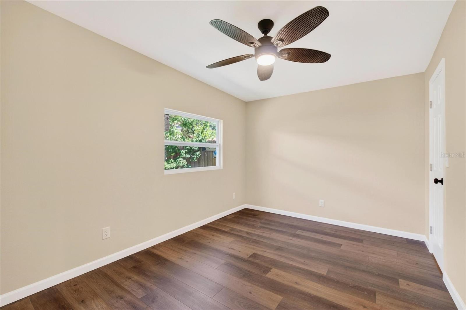 Image 27 of 32 For 5218 1st Avenue S