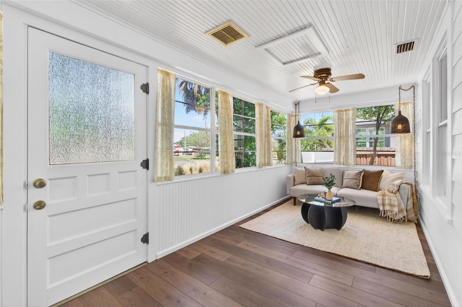 Image 3 of 32 For 5218 1st Avenue S