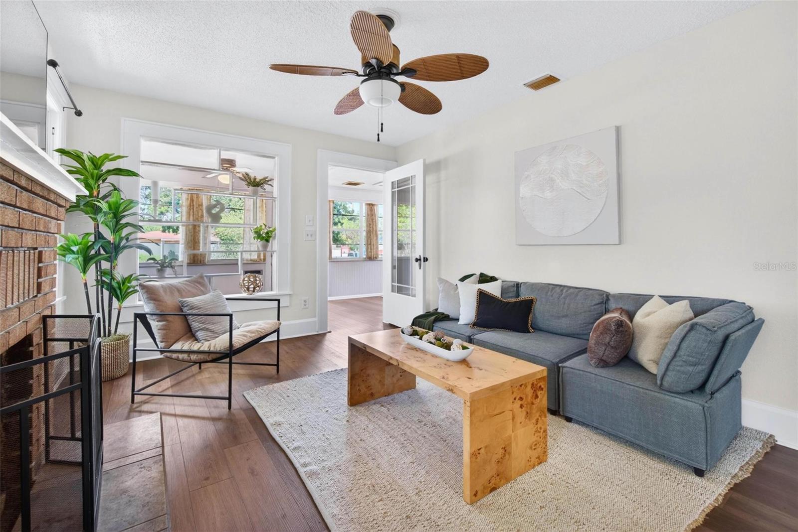 Image 7 of 32 For 5218 1st Avenue S