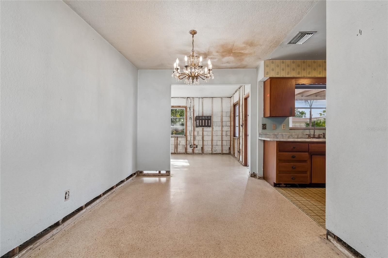 Image 17 of 87 For 4703 Renellie Drive