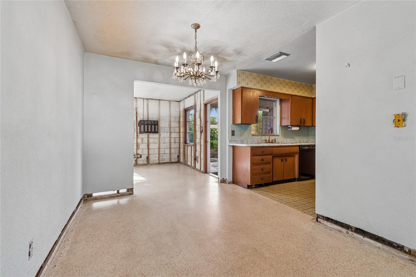 Image 18 of 87 For 4703 Renellie Drive