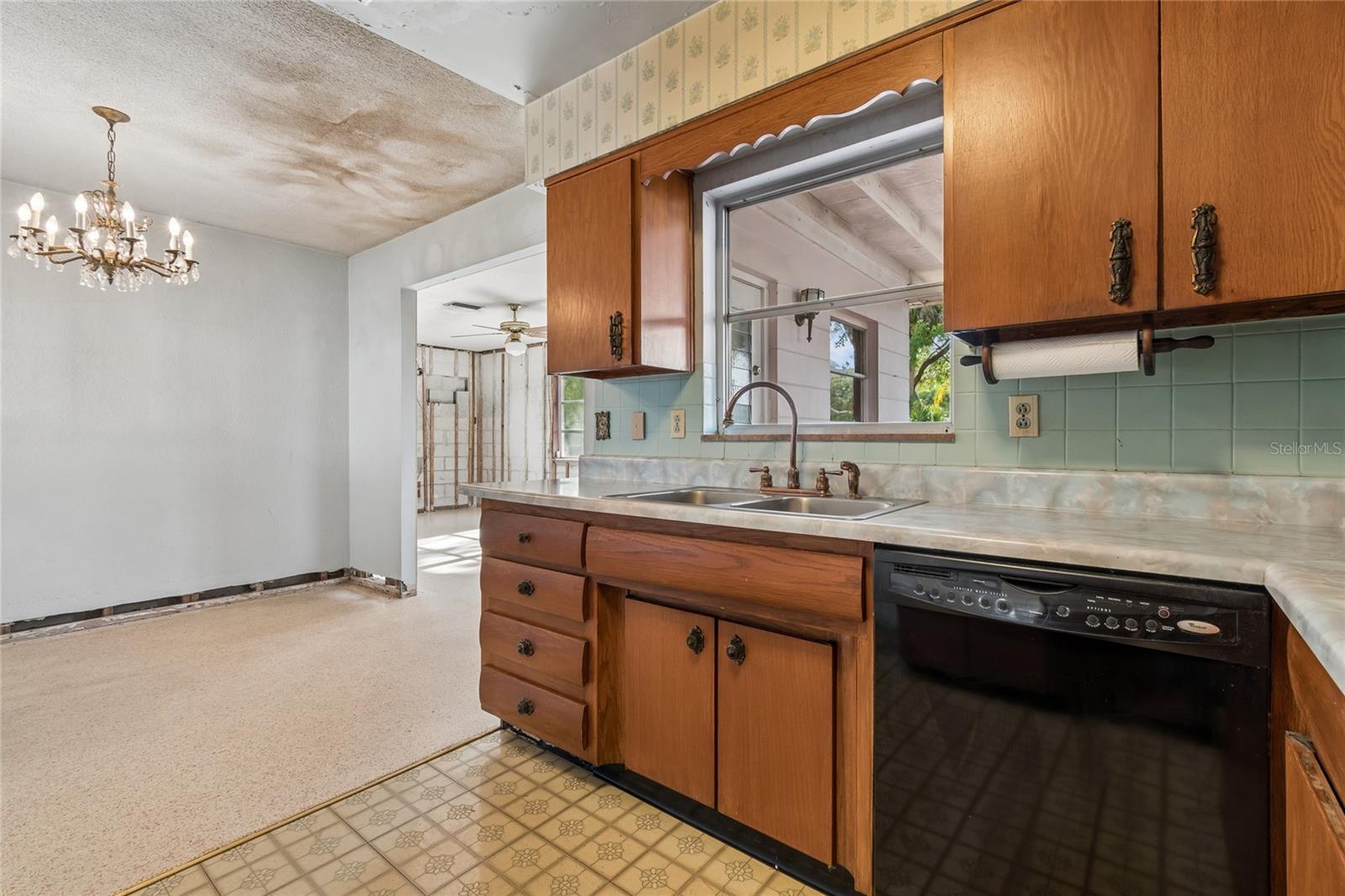 Image 22 of 87 For 4703 Renellie Drive