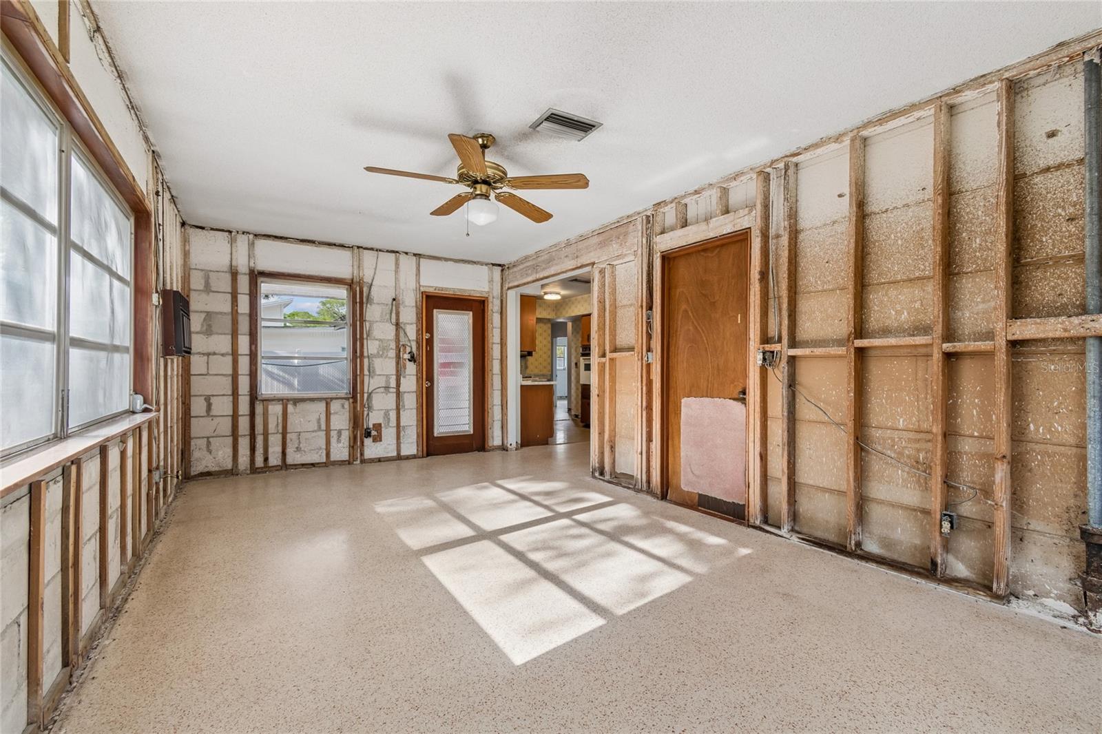 Image 29 of 87 For 4703 Renellie Drive