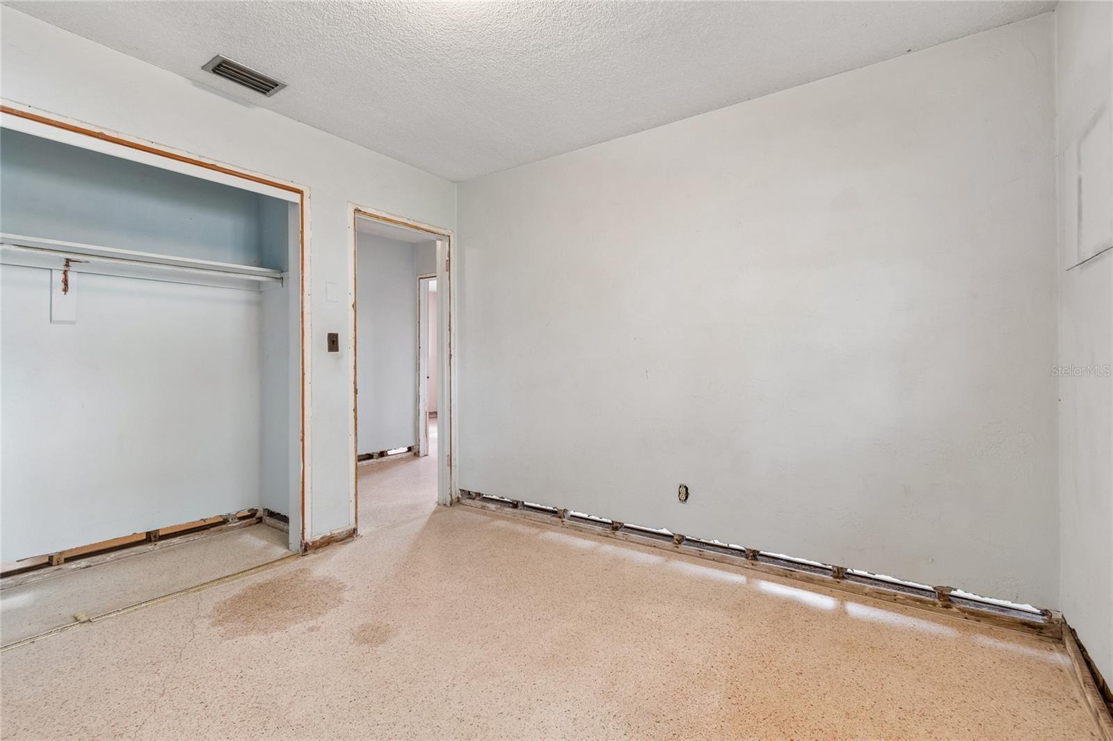 Image 43 of 87 For 4703 Renellie Drive