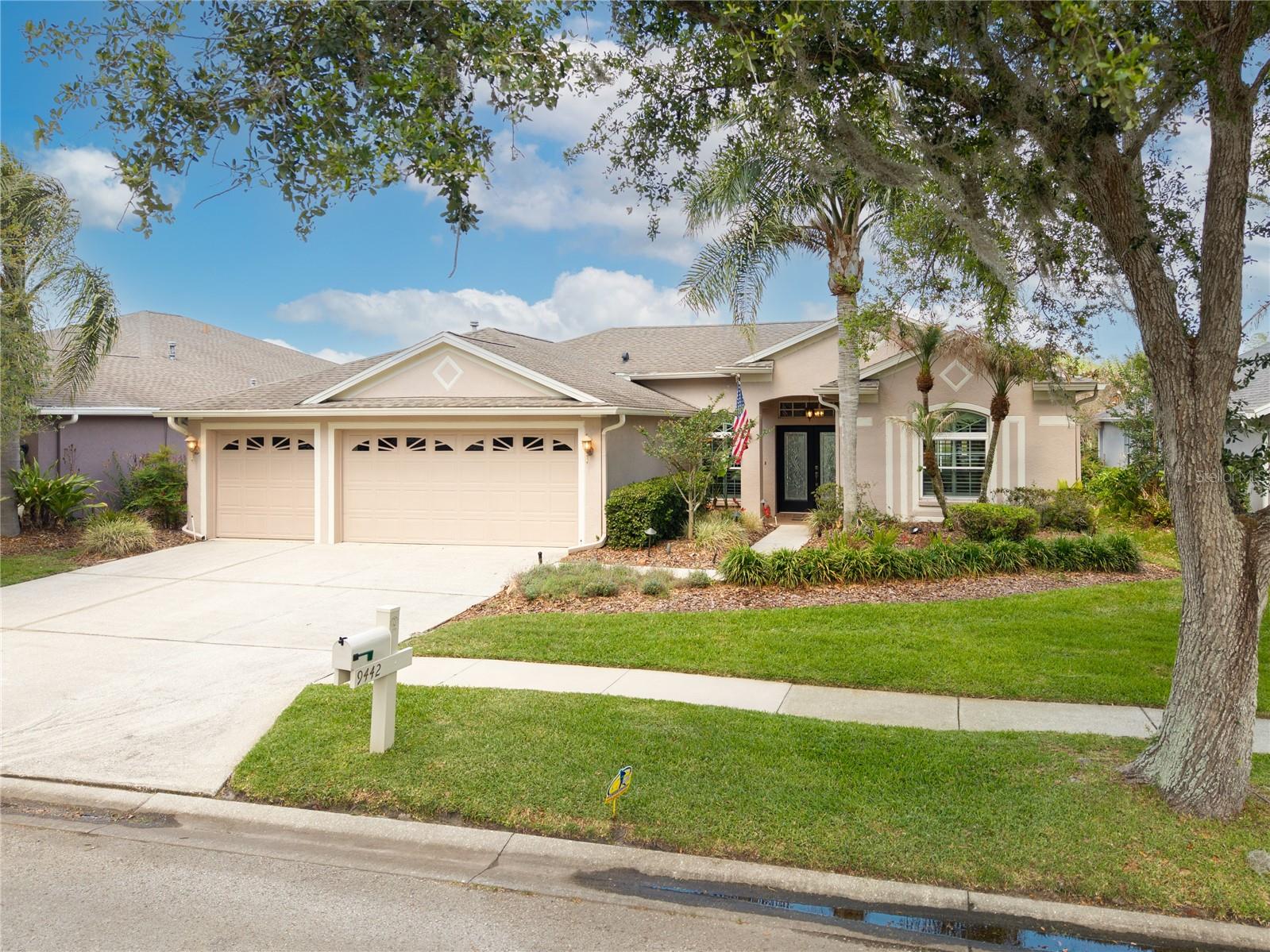 Details for 9442 Hunters Pond Drive, TAMPA, FL 33647
