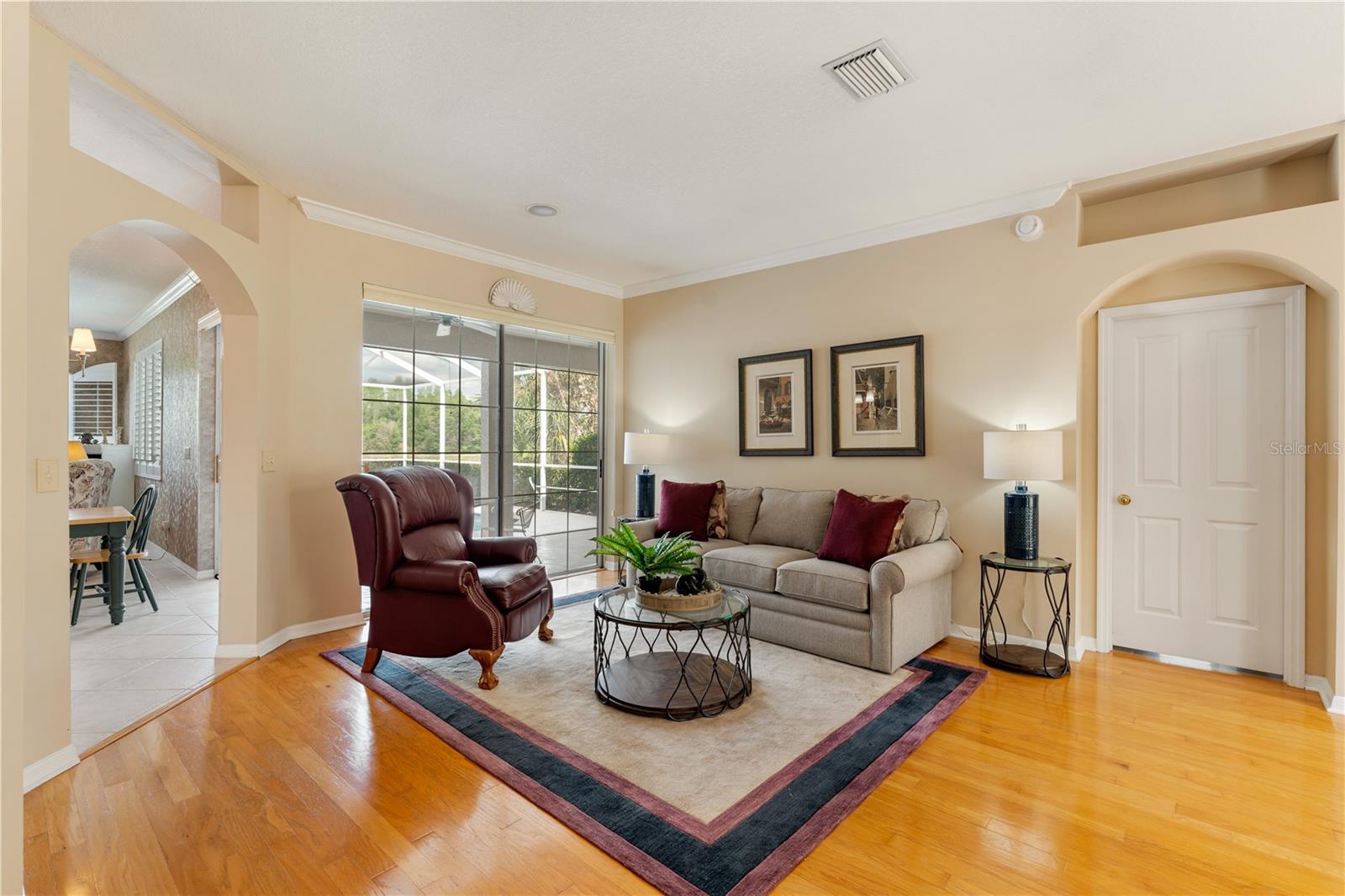 Image 6 of 65 For 9442 Hunters Pond Drive