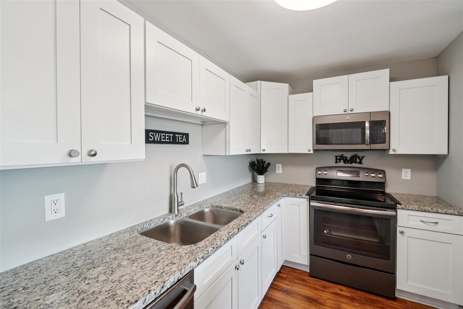 Image 13 of 29 For 3850 13th Avenue N 212