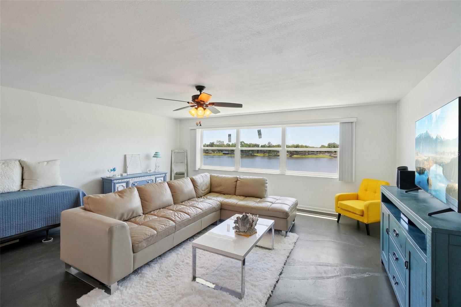 Image 7 of 29 For 3850 13th Avenue N 212