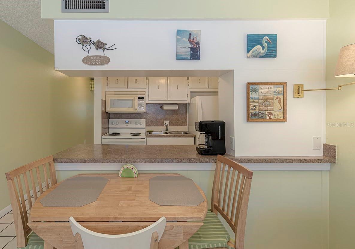 Image 13 of 47 For 8567 Gulf Boulevard 3n