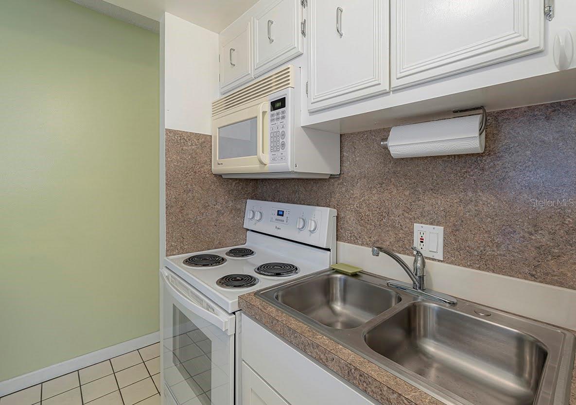 Image 16 of 47 For 8567 Gulf Boulevard 3n