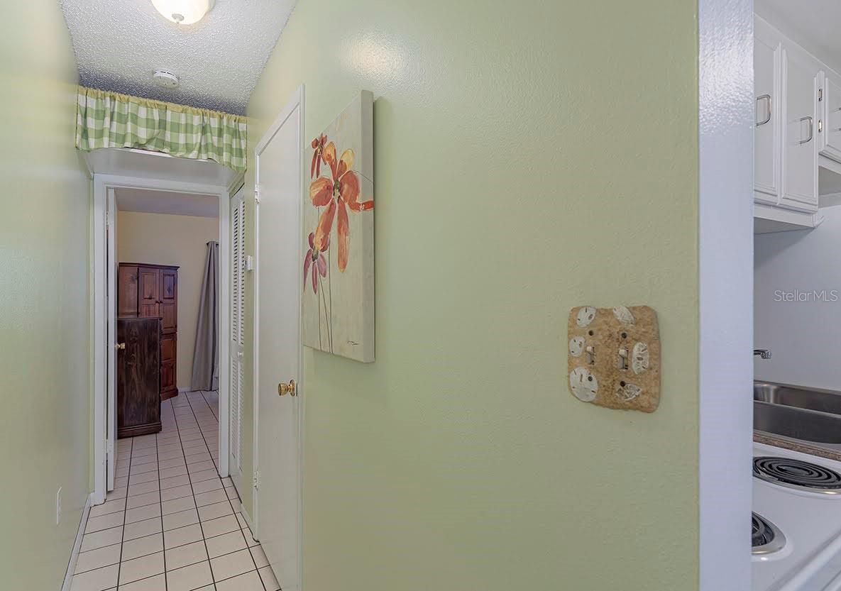 Image 18 of 47 For 8567 Gulf Boulevard 3n