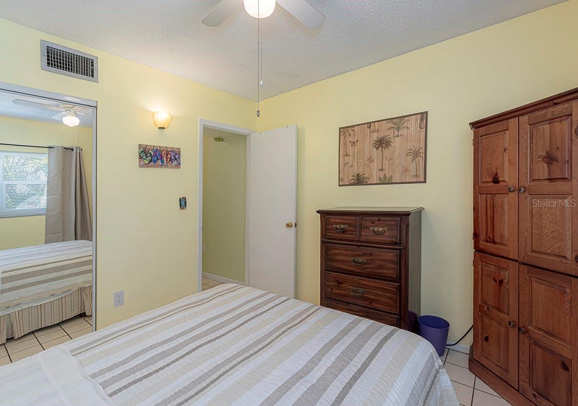 Image 21 of 47 For 8567 Gulf Boulevard 3n