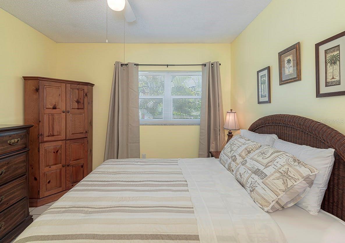 Image 22 of 47 For 8567 Gulf Boulevard 3n