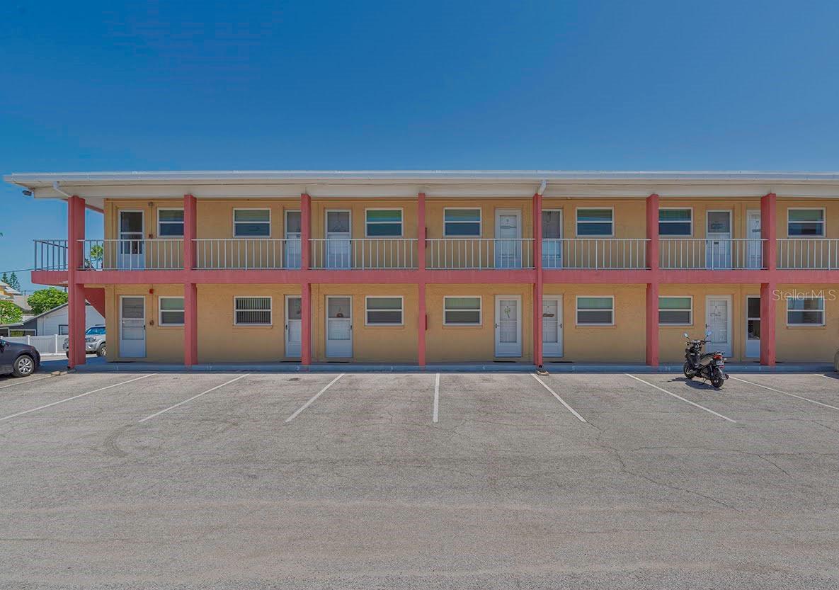 Image 4 of 47 For 8567 Gulf Boulevard 3n