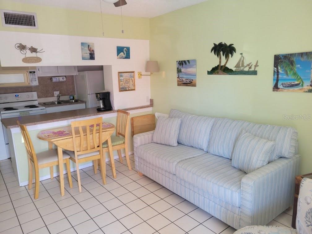 Image 7 of 47 For 8567 Gulf Boulevard 3n