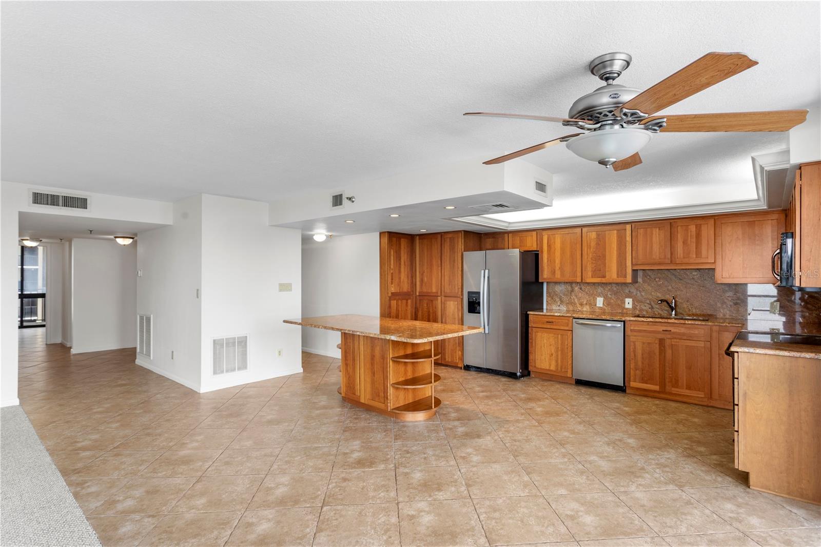 Image 15 of 41 For 3301 Bayshore Boulevard 702e