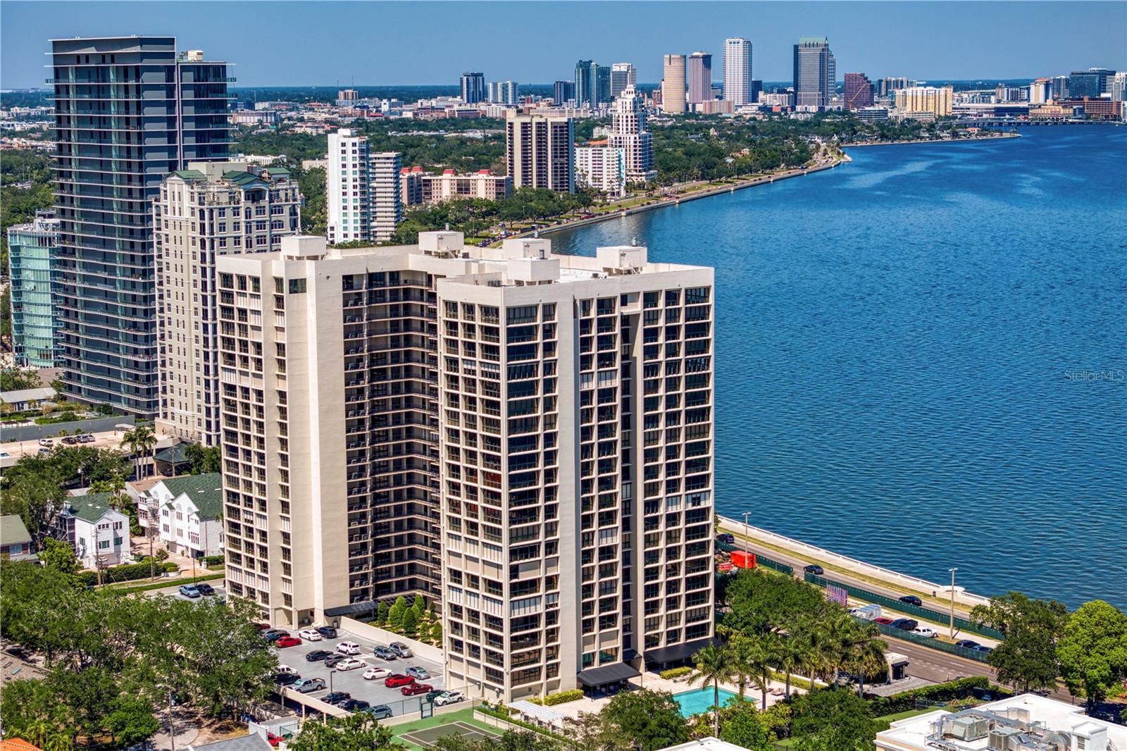 Image 2 of 41 For 3301 Bayshore Boulevard 702e