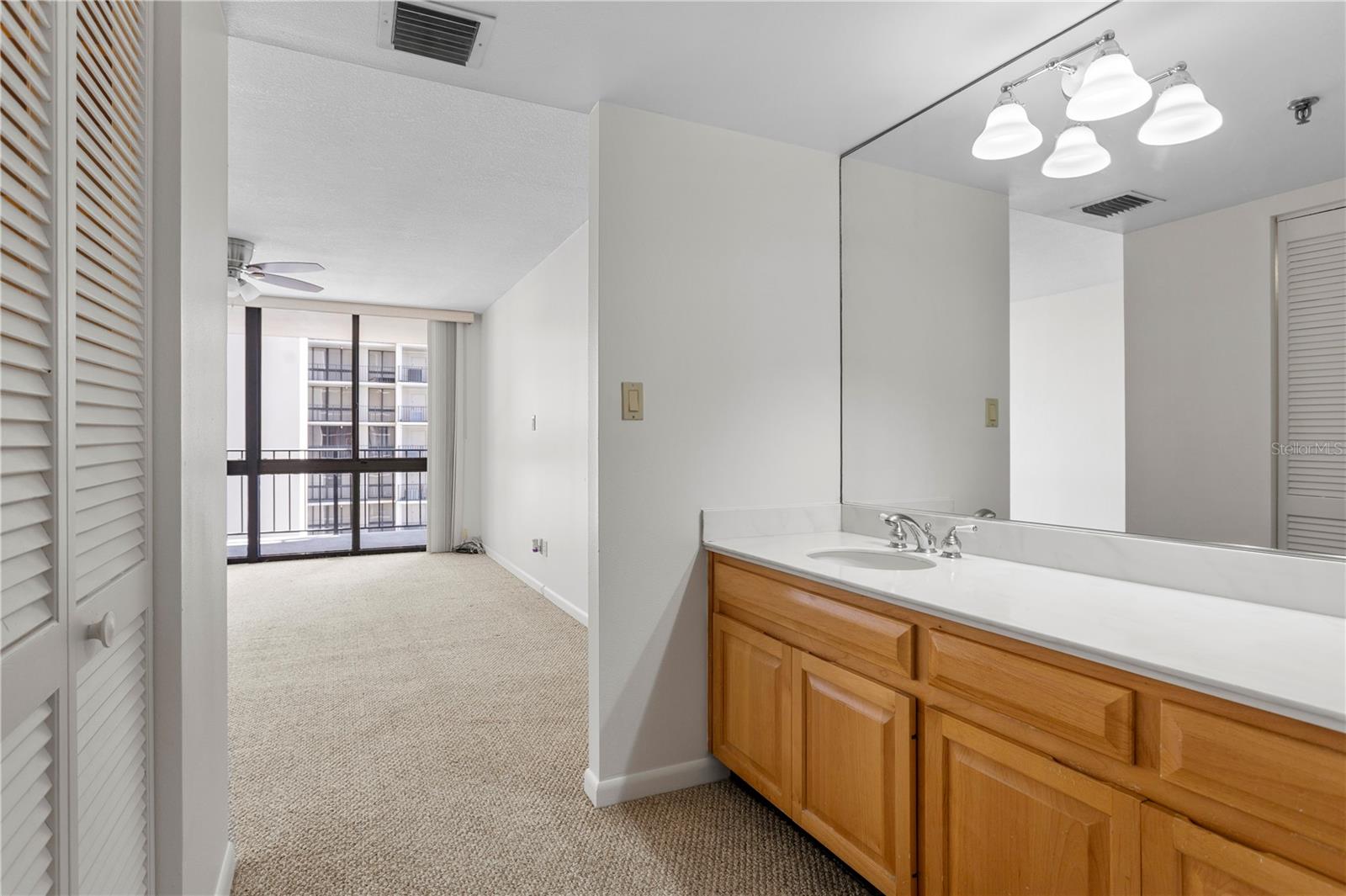 Image 22 of 41 For 3301 Bayshore Boulevard 702e