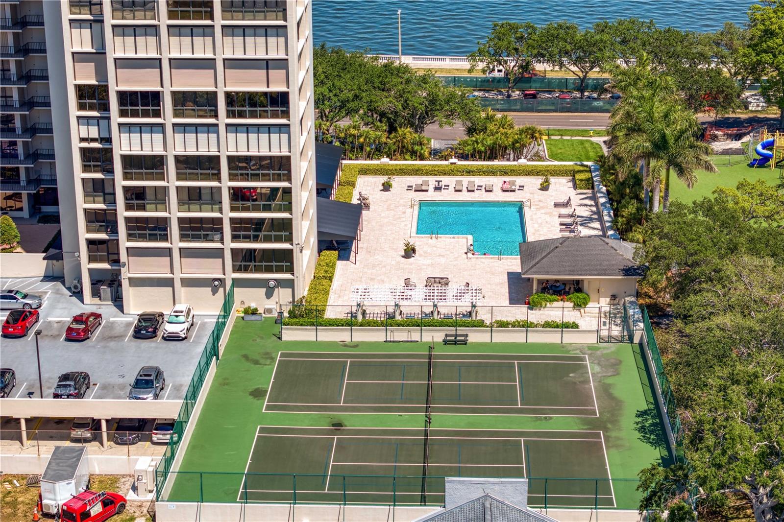 Image 32 of 41 For 3301 Bayshore Boulevard 702e