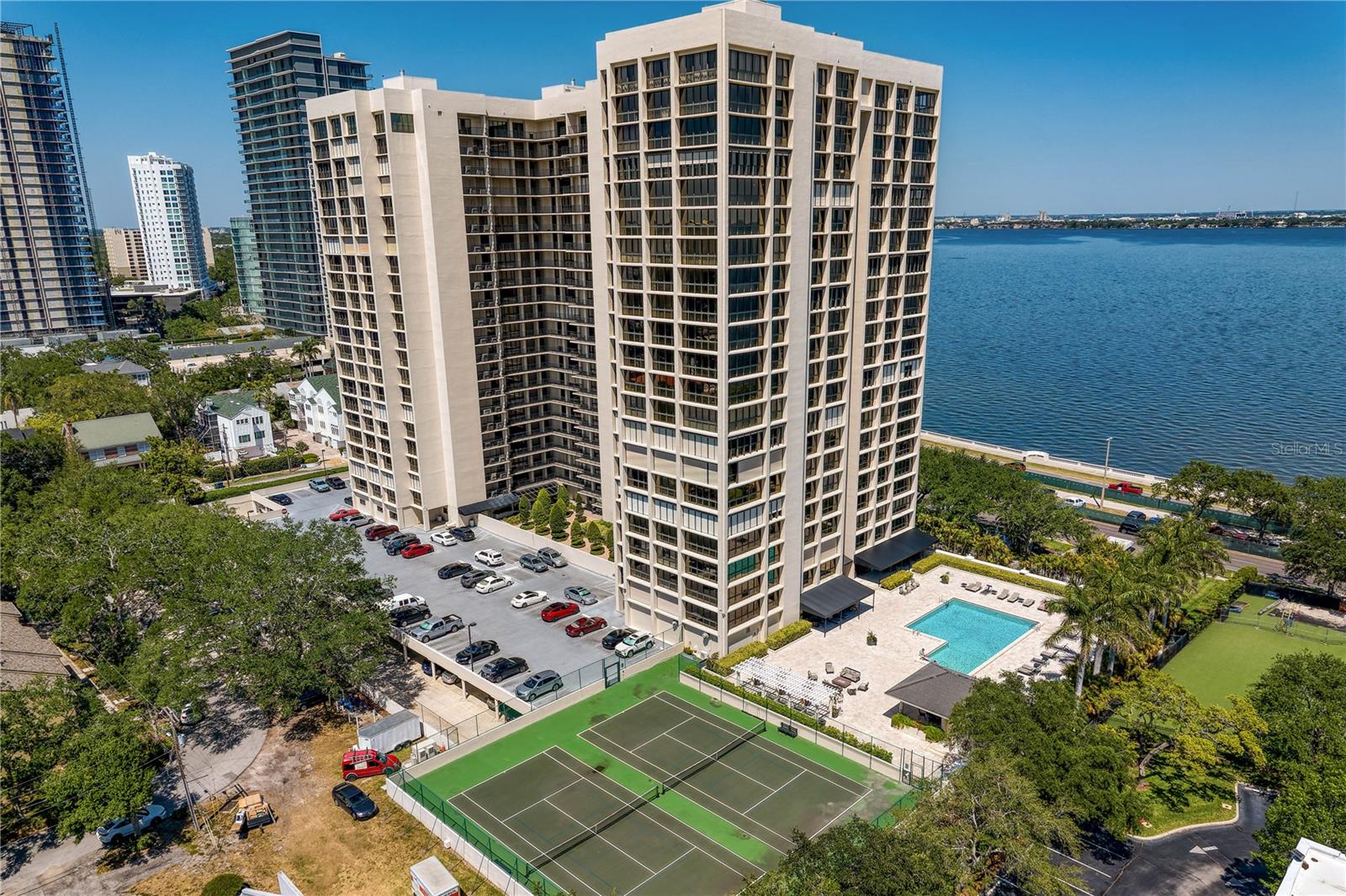 Image 33 of 41 For 3301 Bayshore Boulevard 702e