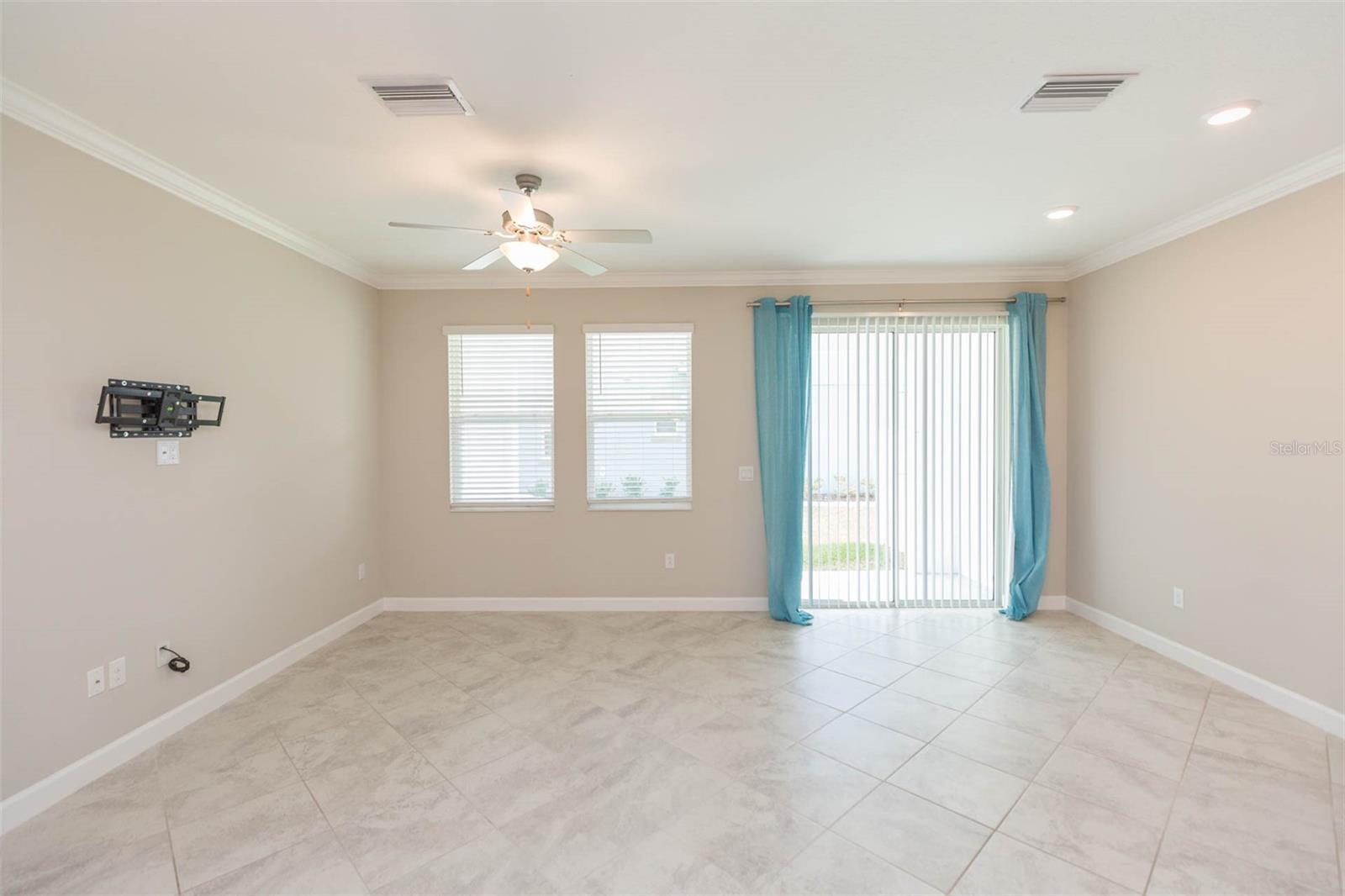 Image 17 of 39 For 18676 Noble Caspian Drive