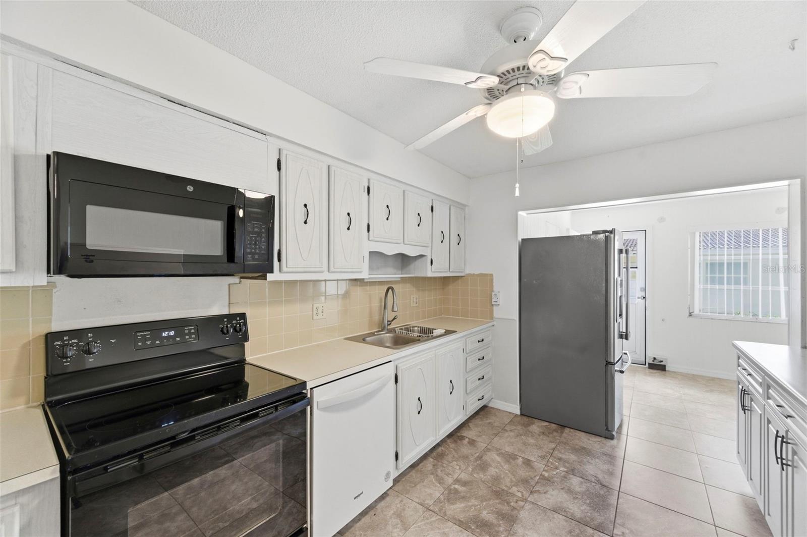 Image 12 of 47 For 11200 102nd Avenue 115